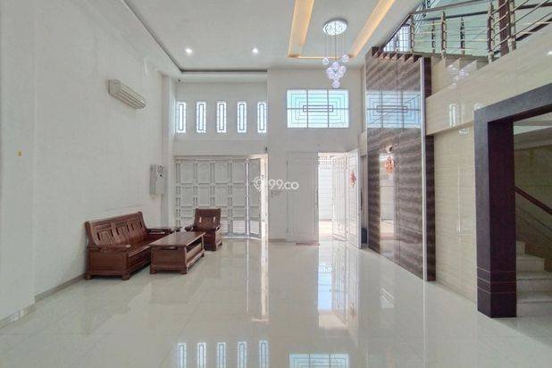 Villa di Jl. Madong Lubis ( Simp Sei Kera )