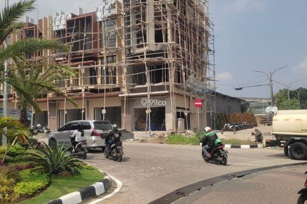 Ruko komersial posisi di pojok lokasi di jln kh soleh iskandar