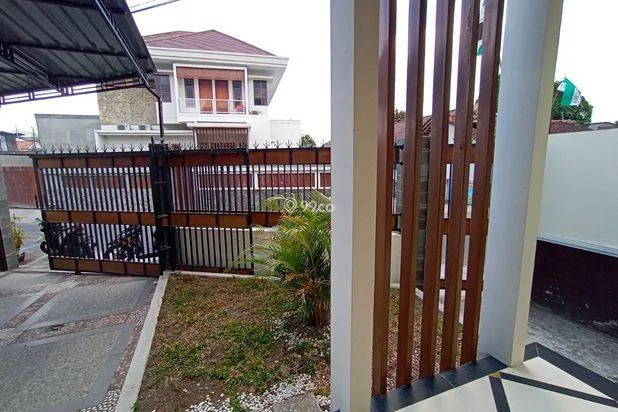 Rumah + Swim pool Mewah, Harga 1000% Murah, Maguwoharjo 1000%