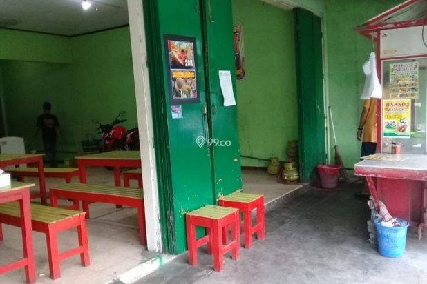 kios Murah pinggir jalan sanan kulon,blitar