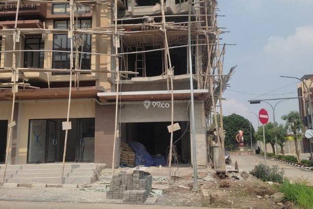 Ruko komersial posisi di pojok lokasi di jln kh soleh iskandar