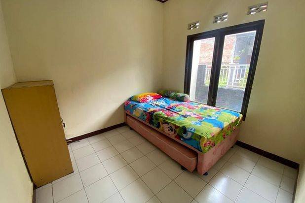 TERMURAH DI KELASNYA Rumah bonus furnish di Utara Pasar godean