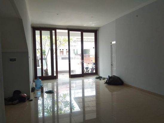 Rumah minimalis pusat kota masuk semobil area Lodaya Banteng