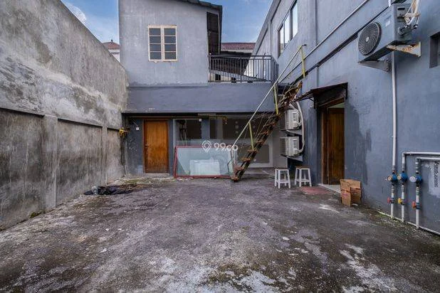 DISEWAKAN RUKO 1 LT  JIMBARAN PINGGIR JALAN BESAR