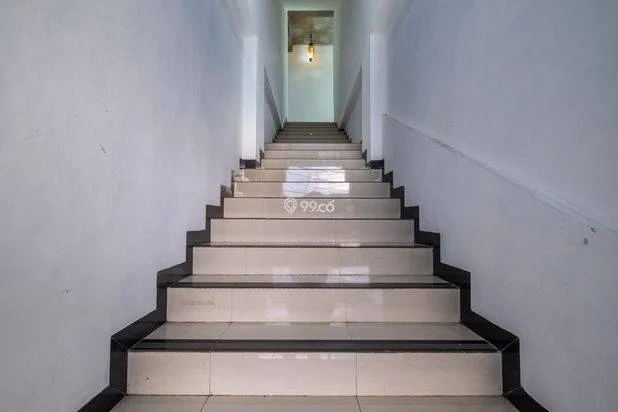DISEWAKAN RUKO 1 LT  JIMBARAN PINGGIR JALAN BESAR