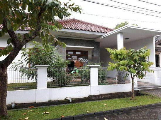 Rumah siap huni di Kemang Pratama