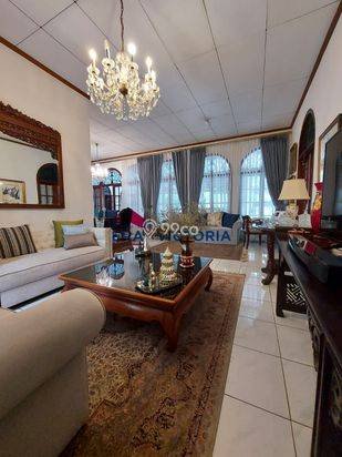 Turun harga murah rumah tua Jl. Hang Jebat