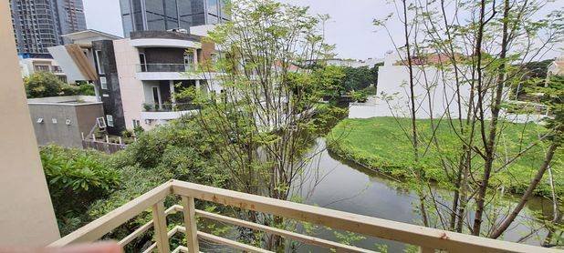 Rumah mewah di Gold Coast, PIK
