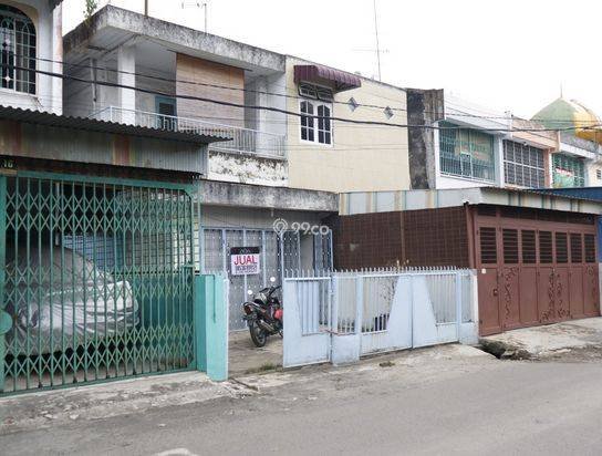 Rumah di Jalan Emas ( Dekat Sabarudin )