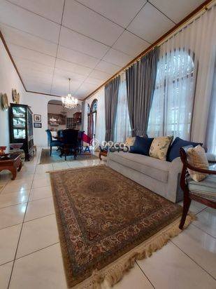 Turun harga murah rumah tua Jl. Hang Jebat