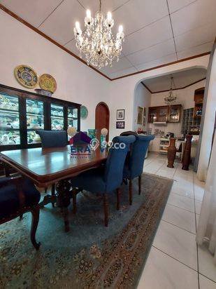 Turun harga murah rumah tua Jl. Hang Jebat