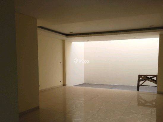 Rumah Elit Modern Tanpa Renovasi di Permata Buana Jakarta Barat
