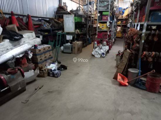 Di jual gudang plus kantor di Jalan Raya setu dekat tol