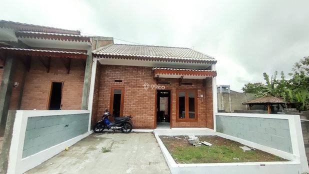 RUMAH ETNIK MURAH 200 PRAMBANAN JALAN PAVING BLOK