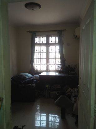 Rumah di Kota Wisata