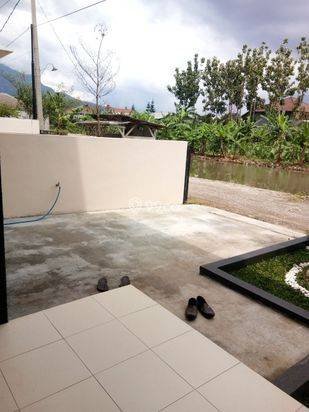 Rumah baru 2Lantai harga 1Lantai di panyileukan dekat SD Juara