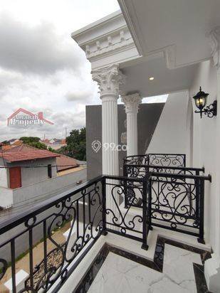Rumah Murah American Classic POOL Samping Ragunan Jakarta Selatan