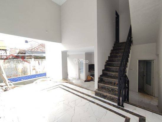 Rumah Murah American Classic POOL Samping Ragunan Jakarta Selatan