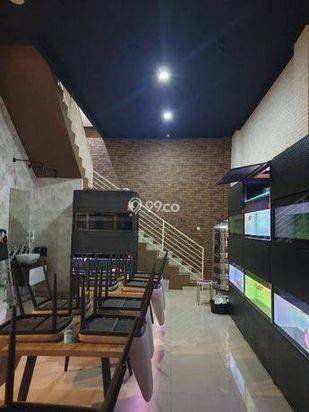 Ruko Gandeng eks Resto di Muara Karang