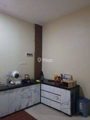 Ruko Gandeng eks Resto di Muara Karang
