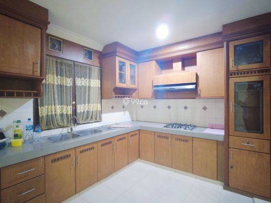 Villa di Jalan Raden Saleh Dalam