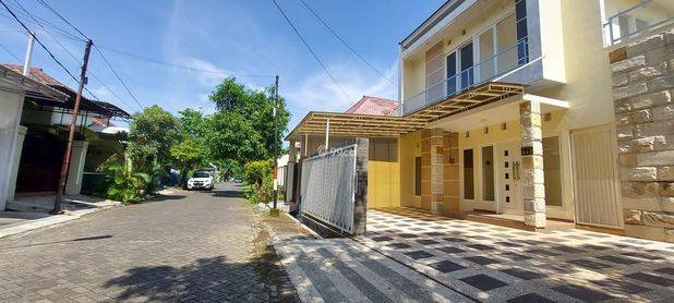 Di jual rumah di araya PBI blimbing kawasan elite di kota mala