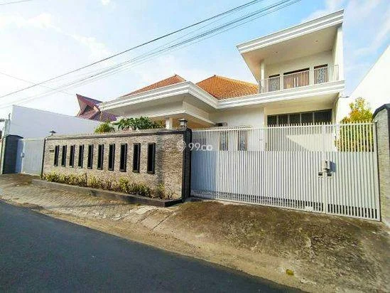 Rumah Mewah Siap Huni Dalam Kota Jombang