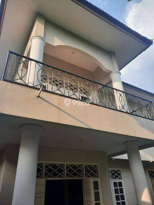 Rumah di Kota Wisata