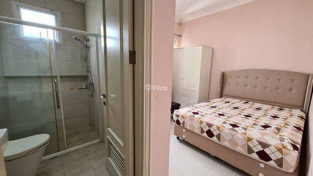 Rumah 3 lantai di Green lake, Full Furnish