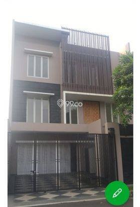 Rumah Elit Modern Tanpa Renovasi di Permata Buana Jakarta Barat