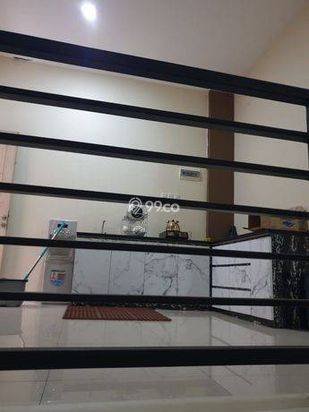 Ruko Gandeng eks Resto di Muara Karang