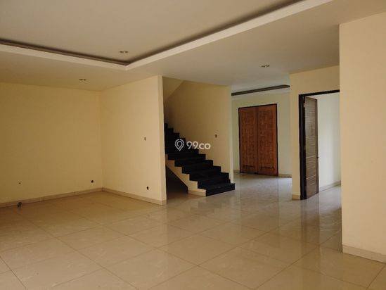 Rumah Elit Modern Tanpa Renovasi di Permata Buana Jakarta Barat