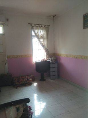 Rumah di Kota Wisata