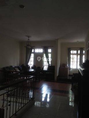 Rumah di Kota Wisata
