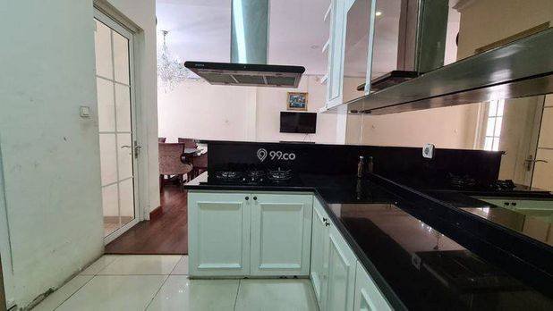 Rumah 3 lantai di Green lake, Full Furnish