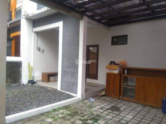 Rumah di Jl pulau Belitung depan 