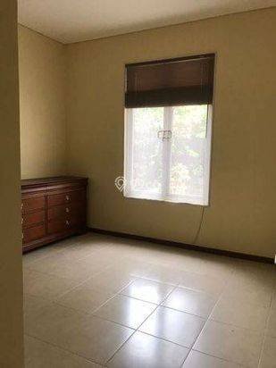 Rumah 2 Lantai Bagus Unfurnished SHM di Jl.lvv, Bogor