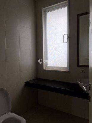 Rumah 2 Lantai Bagus Unfurnished SHM di Jl.lvv, Bogor