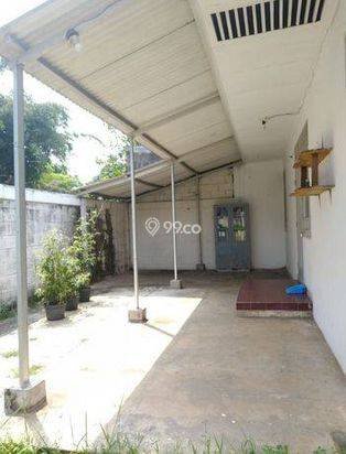 RUMAH RAPI DAN SIAP HUNI, DISEWAKAN MURAH, LUAS TANAH BESAR