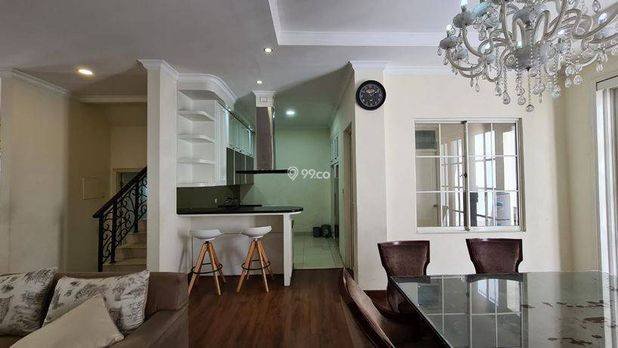 Rumah 3 lantai di Green lake, Full Furnish