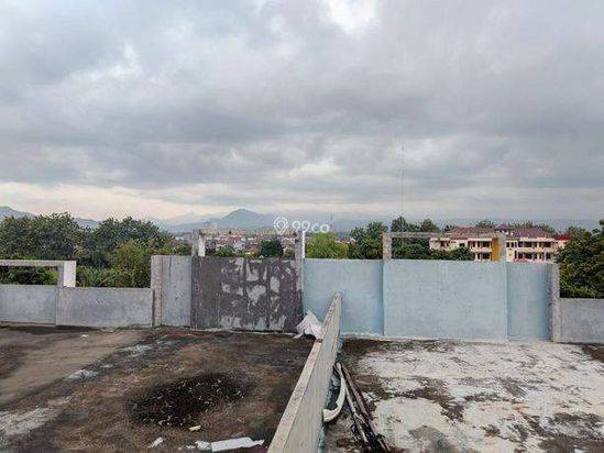 Disewakan Ruko Jl Raya Ciluar Sebrang Komplek Brimob, sederet dengan Hokben
