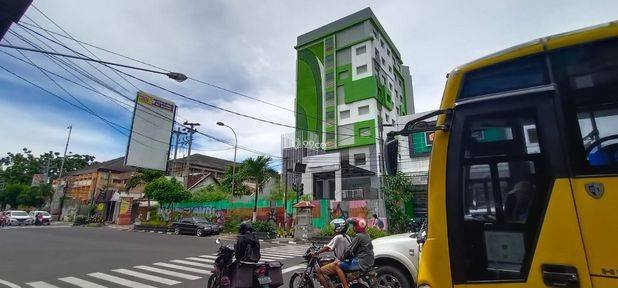 110M->75M | Budget Stars Hotel Jogja, 132 Luxroom w swpool Ten