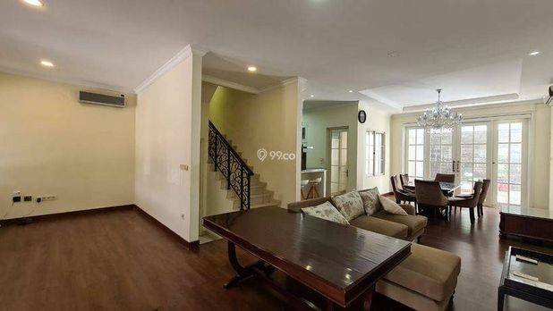 Rumah 3 lantai di Green lake, Full Furnish
