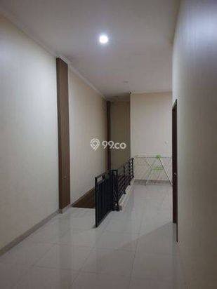 Ruko Gandeng eks Resto di Muara Karang