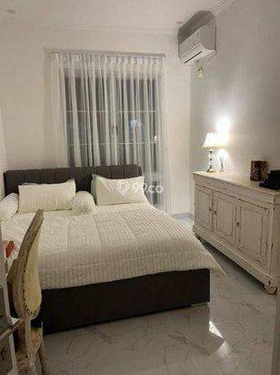 Rumah Cantik di Kota Wisata, Siap Huni