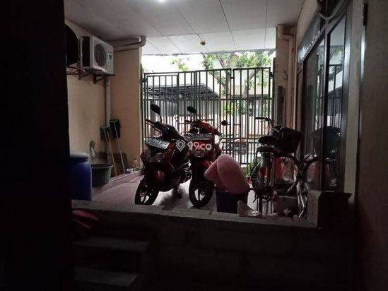 Rumah Kokoh Tanah Luas Setrategis Utan Kayu