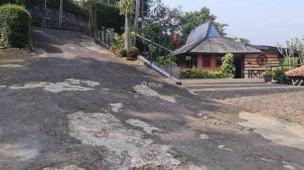 Villa bagus lahan luas mega mendung puncak