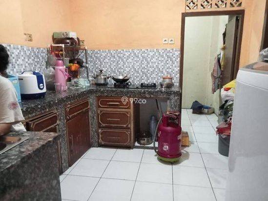Rumah Kokoh Tanah Luas Setrategis Utan Kayu