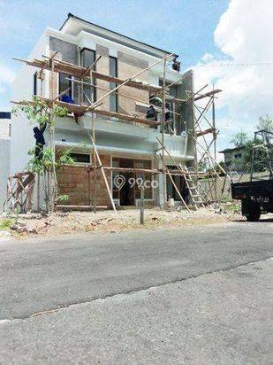Rumah 2 Lantai Siap Huni di Dekat Maguwo Jogja