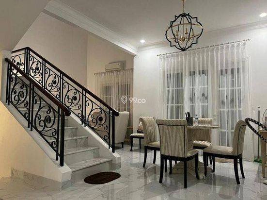 Rumah Cantik di Kota Wisata, Siap Huni